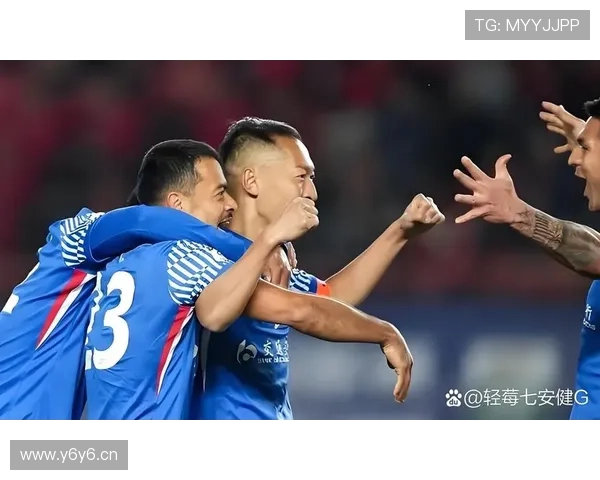 联赛焦点战激战收官榜首易主争冠格局再起波澜球迷热议数据亮眼